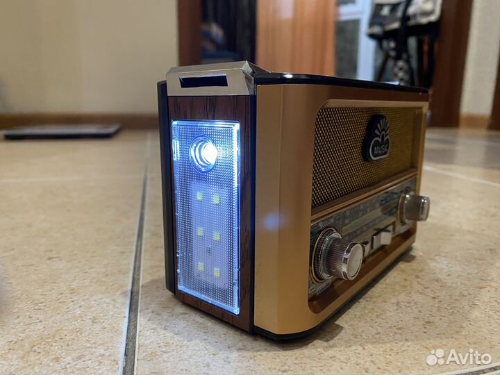 Радиоприемник в стиле ретро
