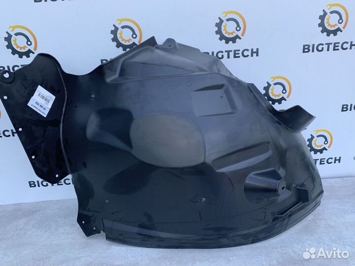 Подкрылок передний Mercedes W251 A2518841822