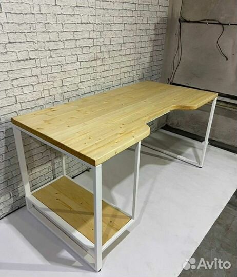 Компьютерный стол из массива лофт