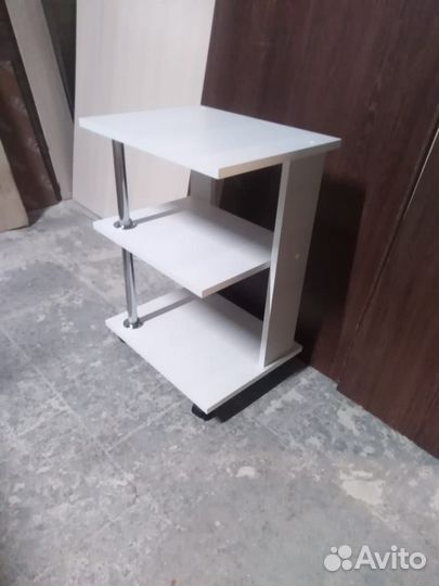 Косметологический столик на колесах