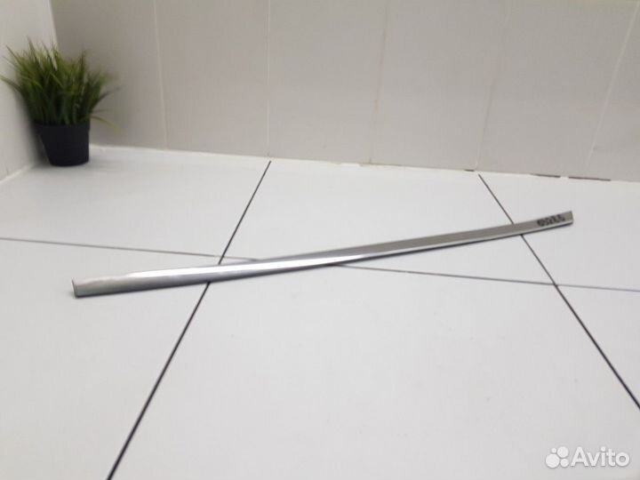 Молдинг задней правой двери верхний (Kia K5 III)