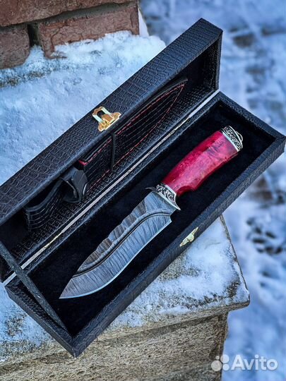 Нож из дамасской стали