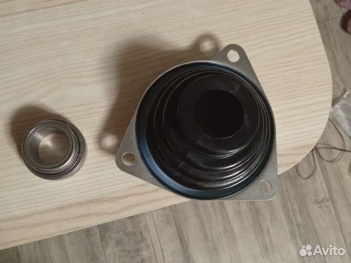 Пыльник шруза внутренний левый