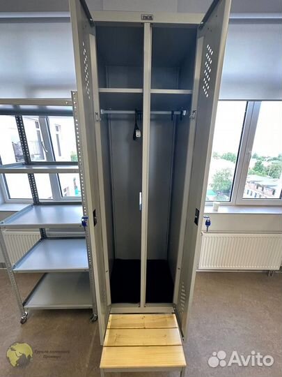 Шкаф металлический для рабочей одежды