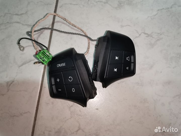 Кнопки на руль Volvo