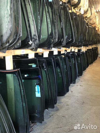 Лобовое стекло Land Rover Discovery V 2017+