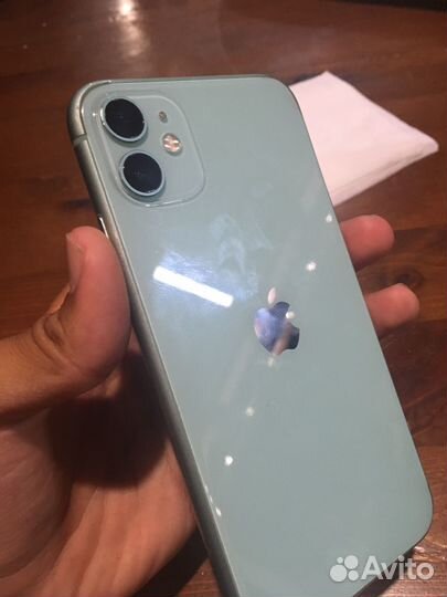 Телефон iPhone 11