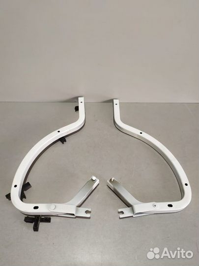 Петли багажника Toyota Corolla 2011