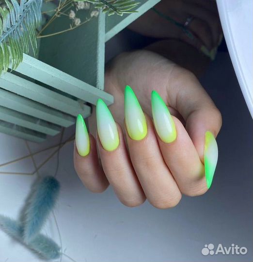 Нужна модель на маникюр