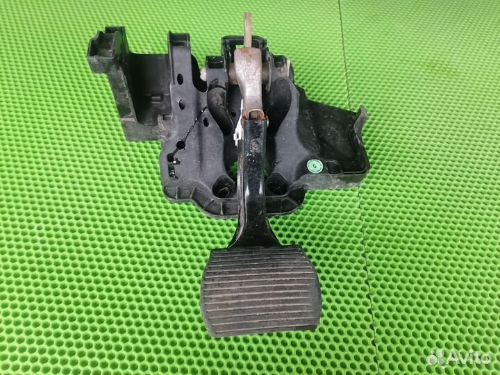 Педаль тормоза Опель корса Д, Фиат Пунто 3