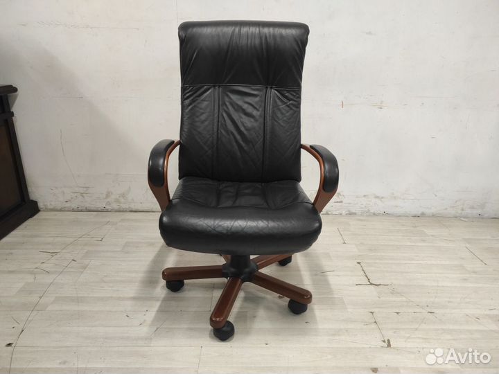 Кресло руководителя paris б/у (кожа) 12622