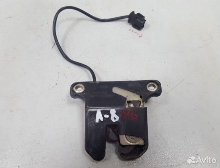 Замок двери Audi A8 D2