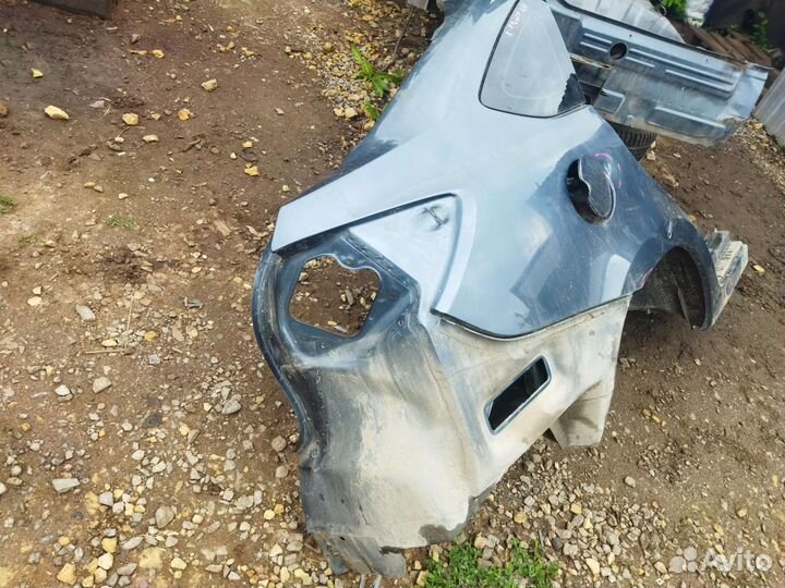 Крыло заднее гранта лифтбек