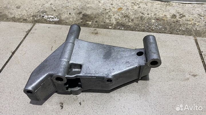 Кронштейн гидроусилителя Mercedes Benz W140 OM603