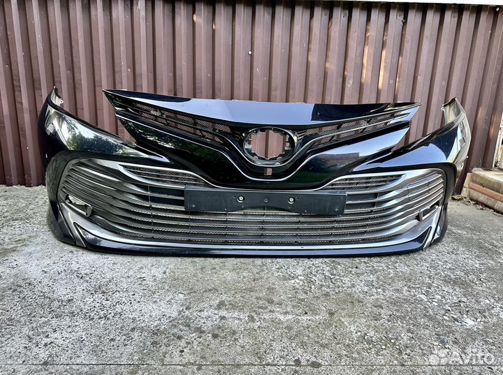 Бампер на toyota camry 70
