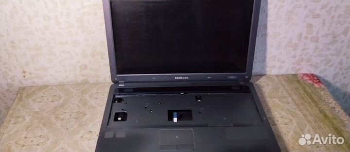 Ноутбук Samsung NP-R525-JS03RU
