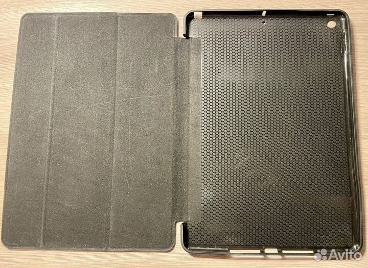 Чехол на iPad (8 поколение)