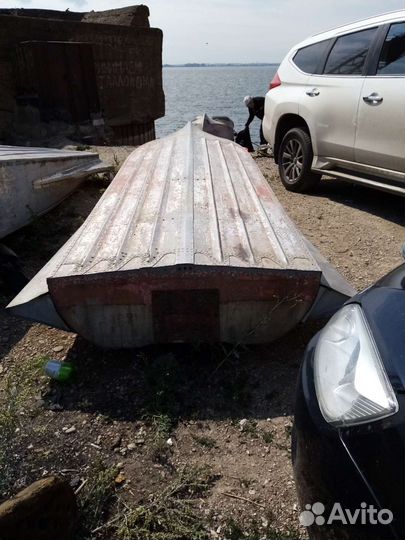 Продаю лодку