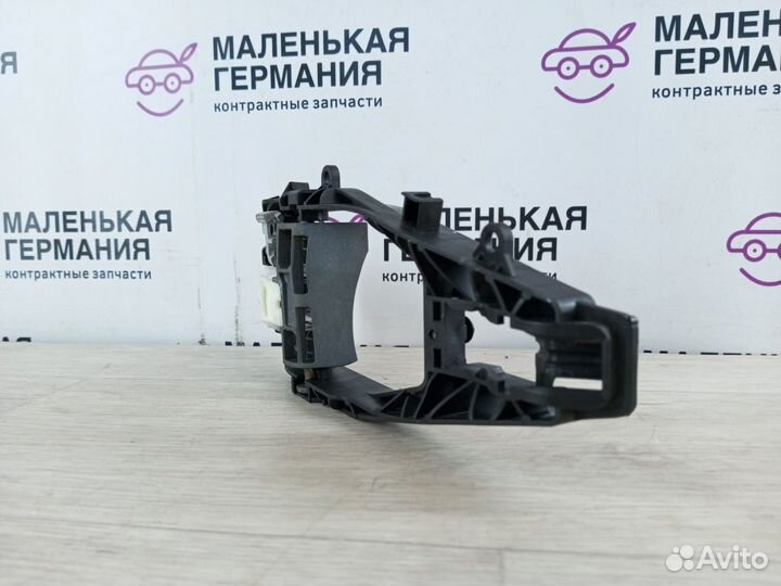 Скелет ручки двери передней правой BMW 8 G14/G15