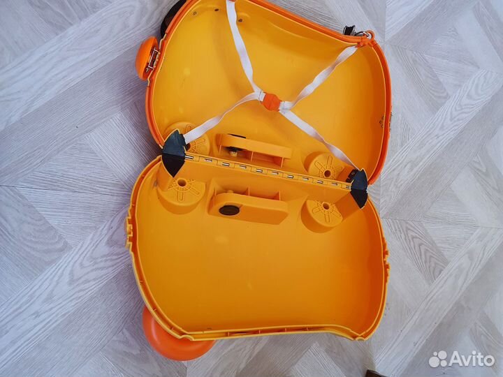 Детский чемодан каталка