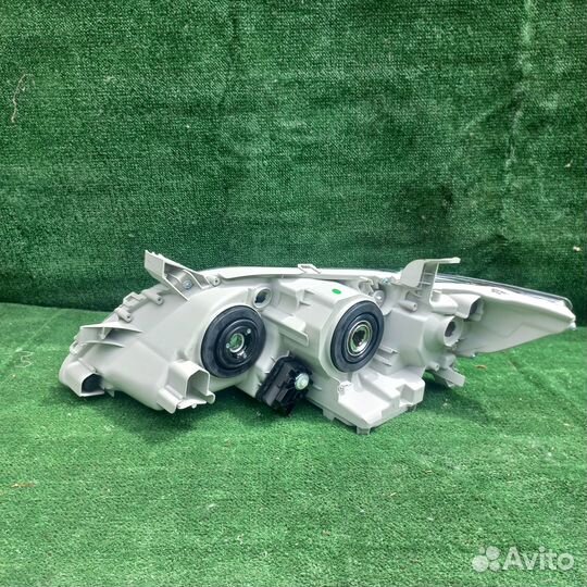 Фара передняя правая toyota camry xv40