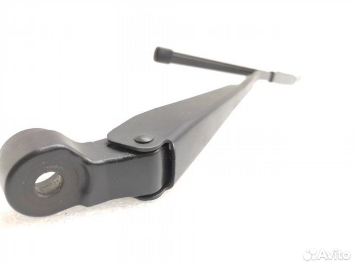 Поводок стеклоочистителя задний Land Rover