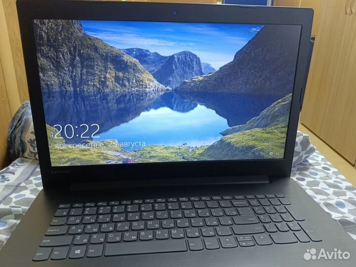 Ноутбук с большим экраном Lenovo Ideapad 330-17AST