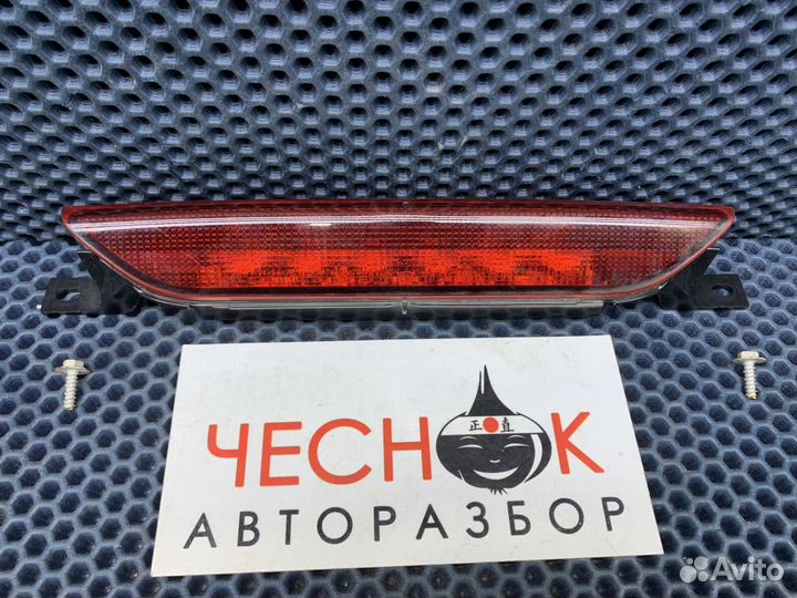 Фонарь стоп сигнала Jeep Grand Cherokee WK2