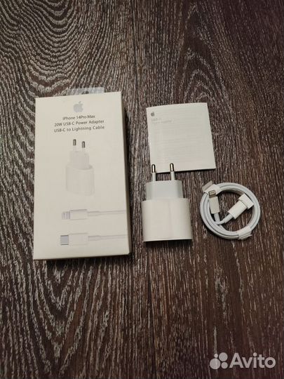 Зарядка на iPhone 20w