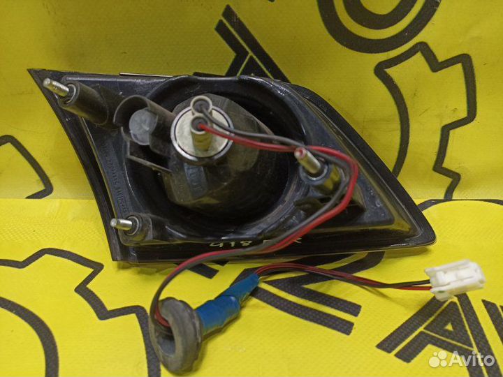 Стоп сигнал в крышку багажника задний правый