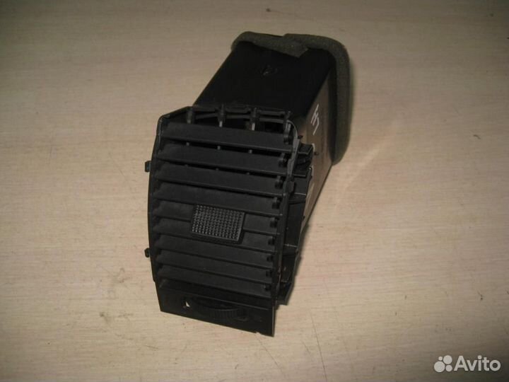 Дефлектор торпедо левый Toyota Tundra 3urfe 2007