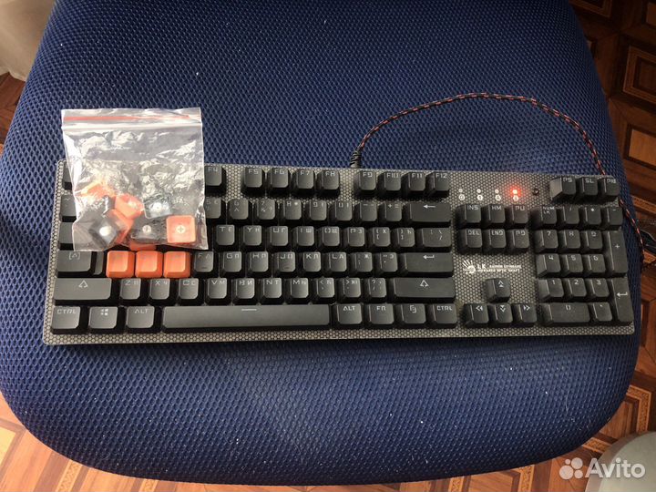 Игровая клавиатура Bloody B810R