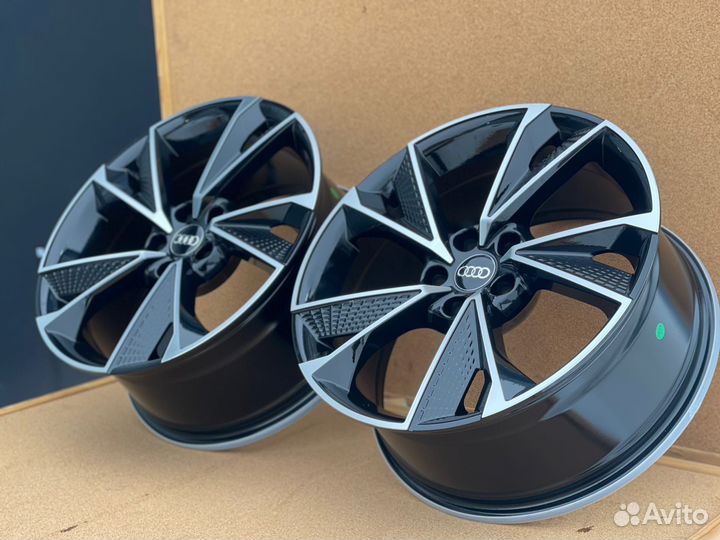Диски R17 Audi RS-2 жабры черные