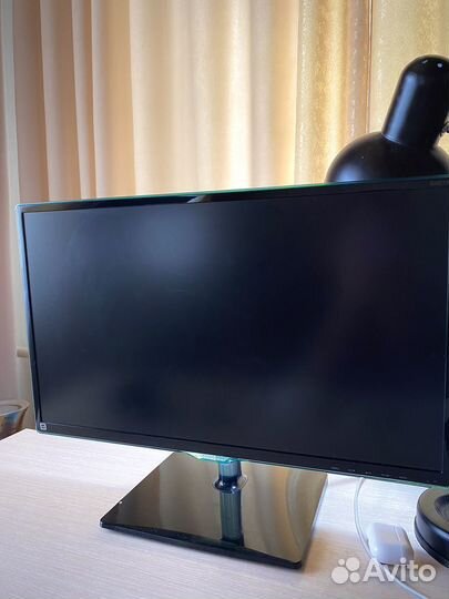 Монитор Samsung