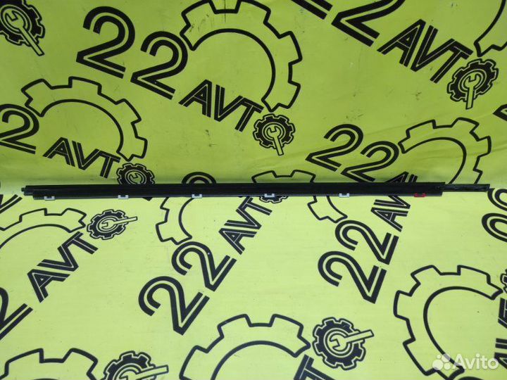 Молдинг стекла (на дверь) передний правый Lexus