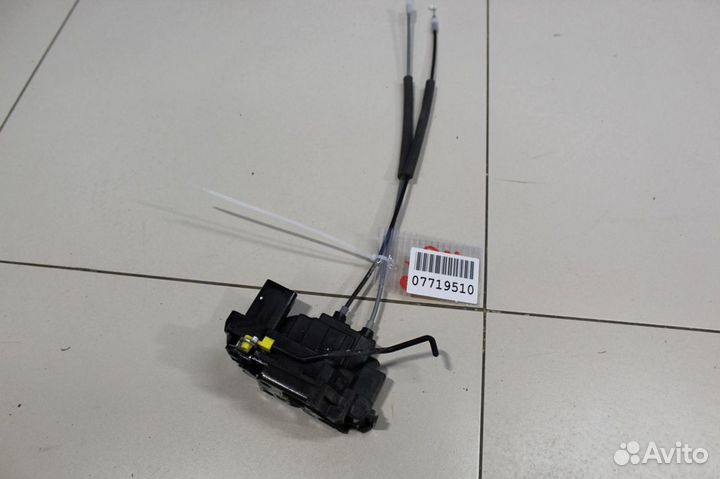 Замок двери задней левой Hyundai i20 2008-2014