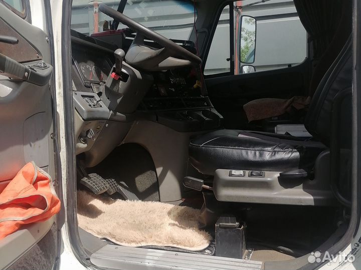 Freightliner Columbia, 2003