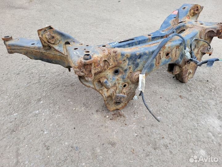 Подрамник задний на Nissan Qashqai J11