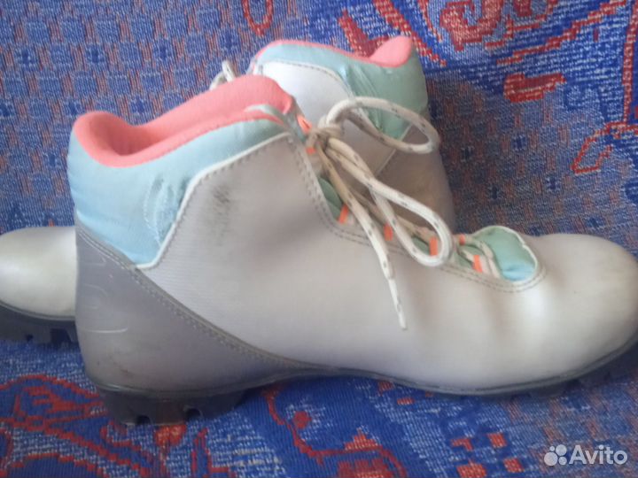 Лыжные ботинки