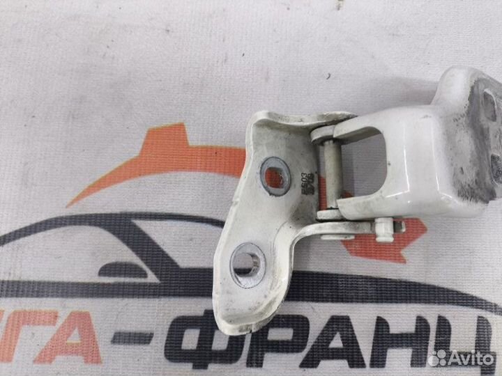 Петля двери передняя правая Peugeot Boxer