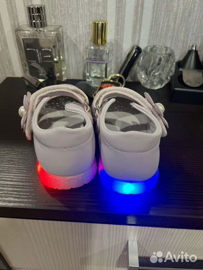 Сандалии для девочки