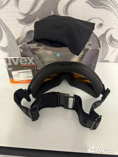 Горнолыжные очки uvex