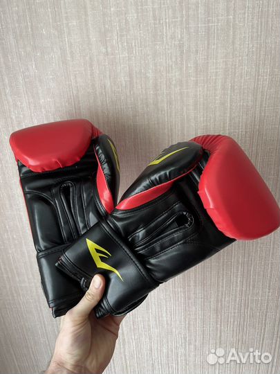 Боксерские перчатки 12 oz everlast