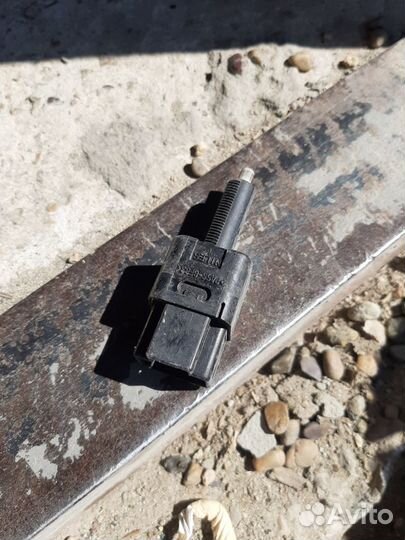 Датчик включения стоп сигнала Ниссан Жук,Juke