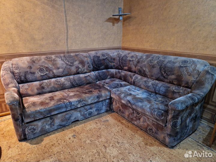 Угловой диван бу