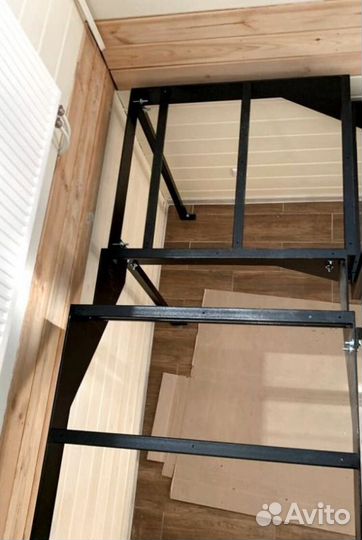 Лестница прямая на металлокаркасе