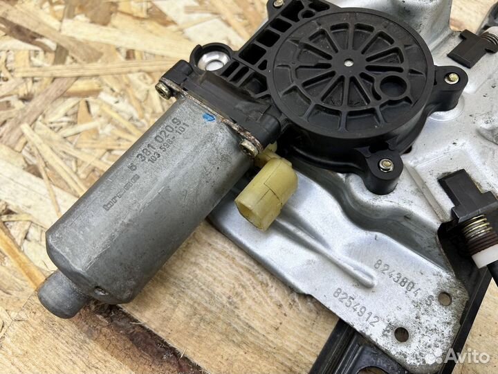 Стеклоподъемник BMW X5 E53 передний правый