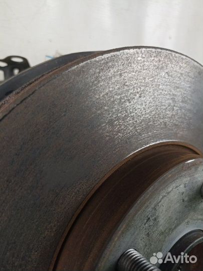 Ступица передняя правая Toyota Noah AZR60 1azfse