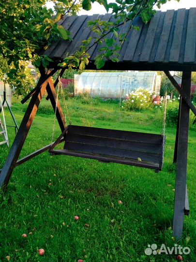 Садовые качели из дерева
