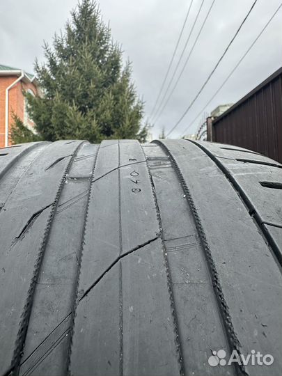 Nokian Tyres Hakka Black SUV 295/35 R21 107Y